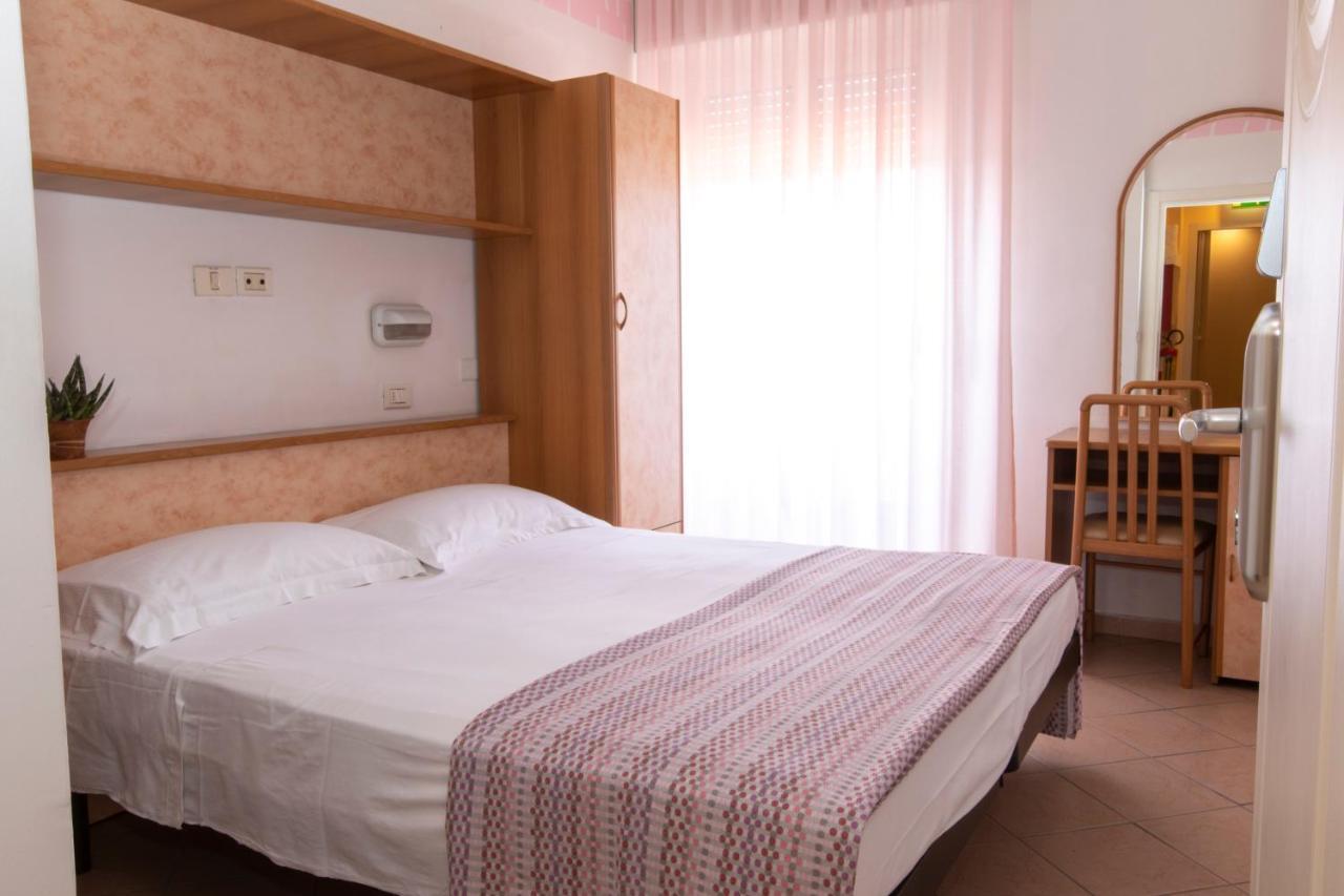 Hotel Holland Rimini Zewnętrze zdjęcie