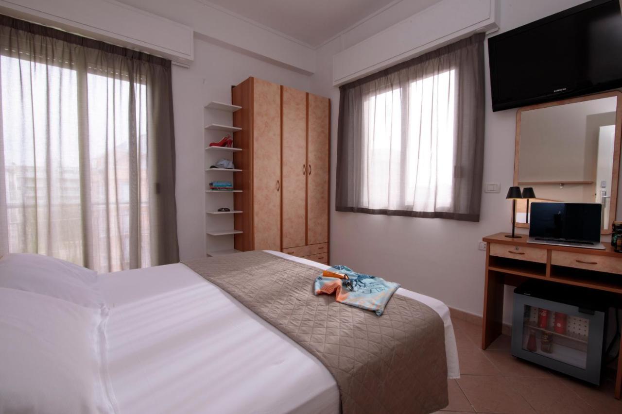 Hotel Holland Rimini Zewnętrze zdjęcie