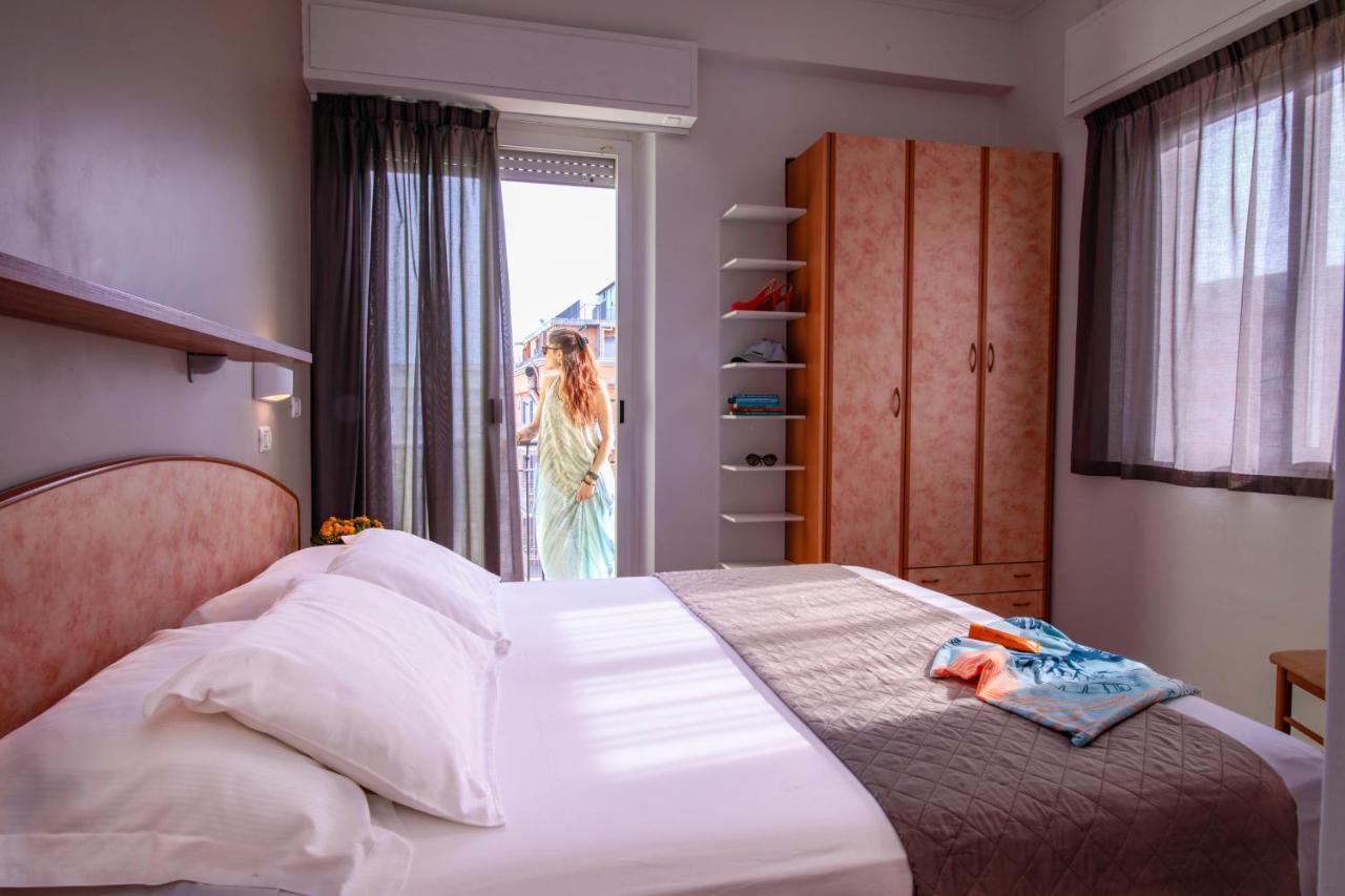 Hotel Holland Rimini Zewnętrze zdjęcie