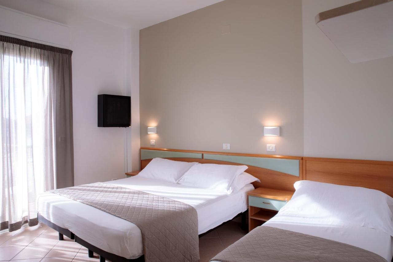 Hotel Holland Rimini Zewnętrze zdjęcie