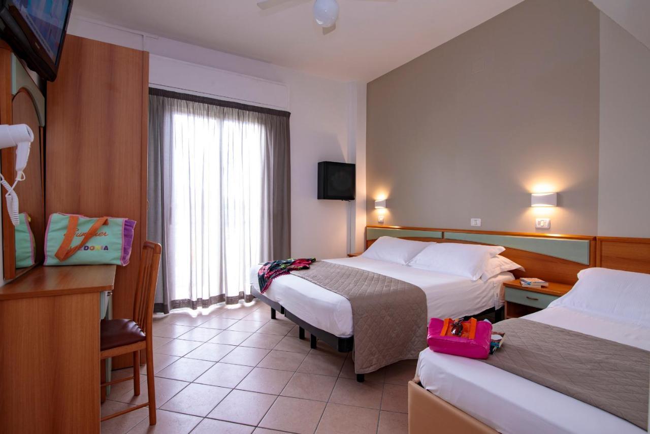 Hotel Holland Rimini Zewnętrze zdjęcie