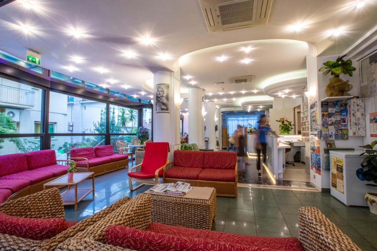 Hotel Holland Rimini Zewnętrze zdjęcie