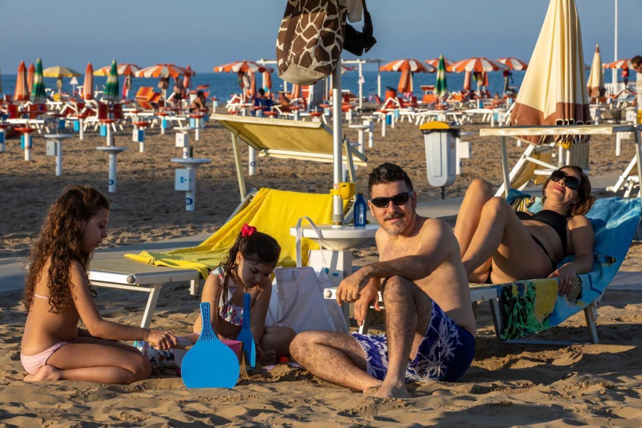Hotel Holland Rimini Zewnętrze zdjęcie