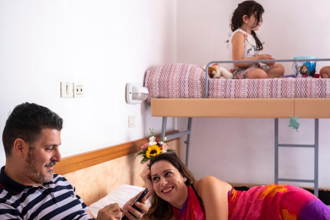 Hotel Holland Rimini Zewnętrze zdjęcie