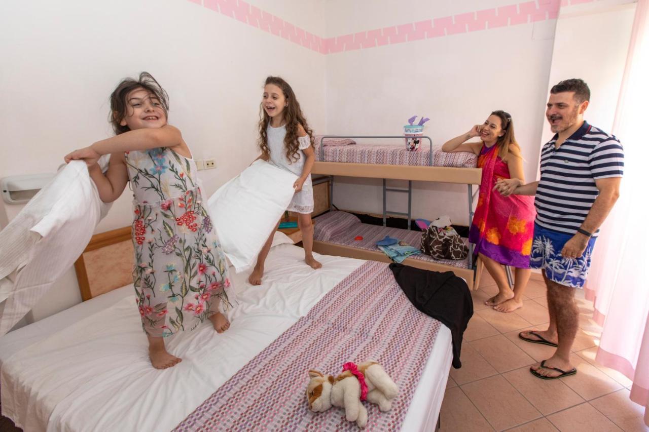 Hotel Holland Rimini Zewnętrze zdjęcie