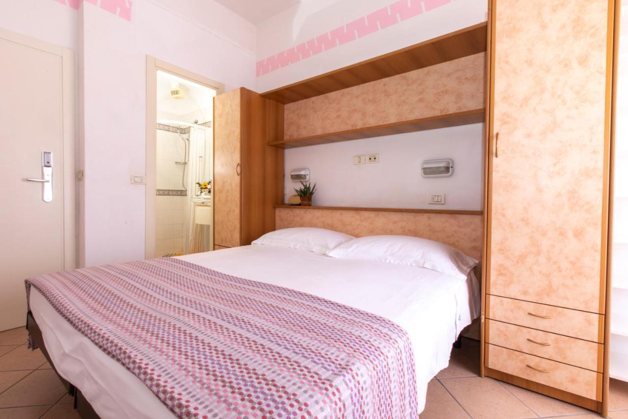 Hotel Holland Rimini Zewnętrze zdjęcie